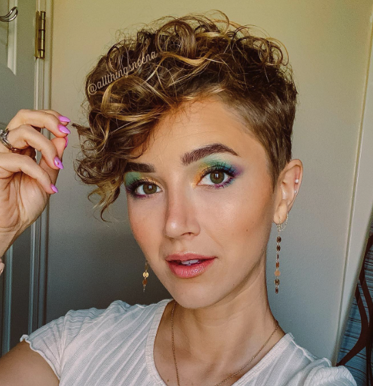 35-cute-short-curly-asymmetrical-hairstyles-for-2025